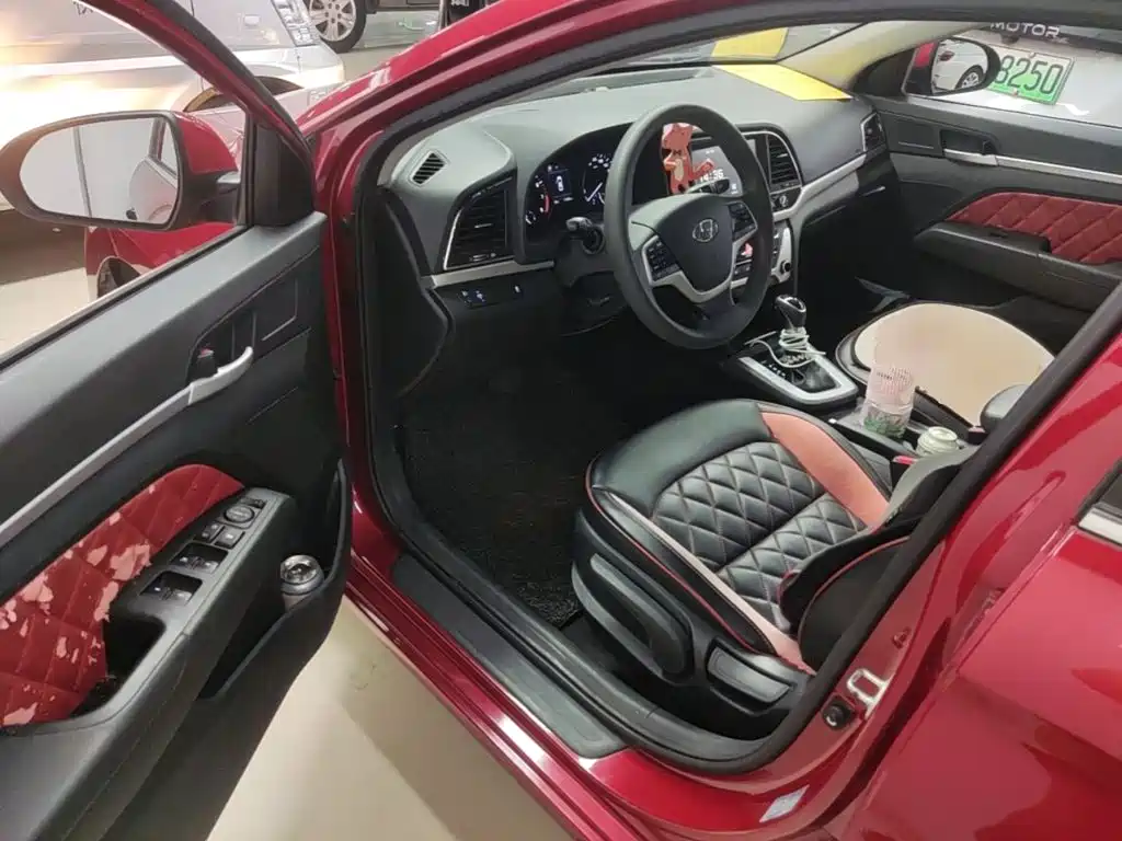 Hyundai Elantra — миниатюра 16