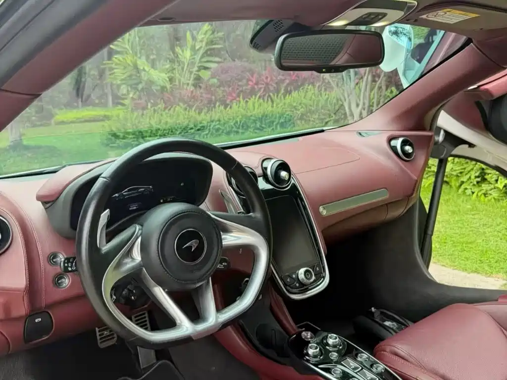 McLaren GT — миниатюра 2