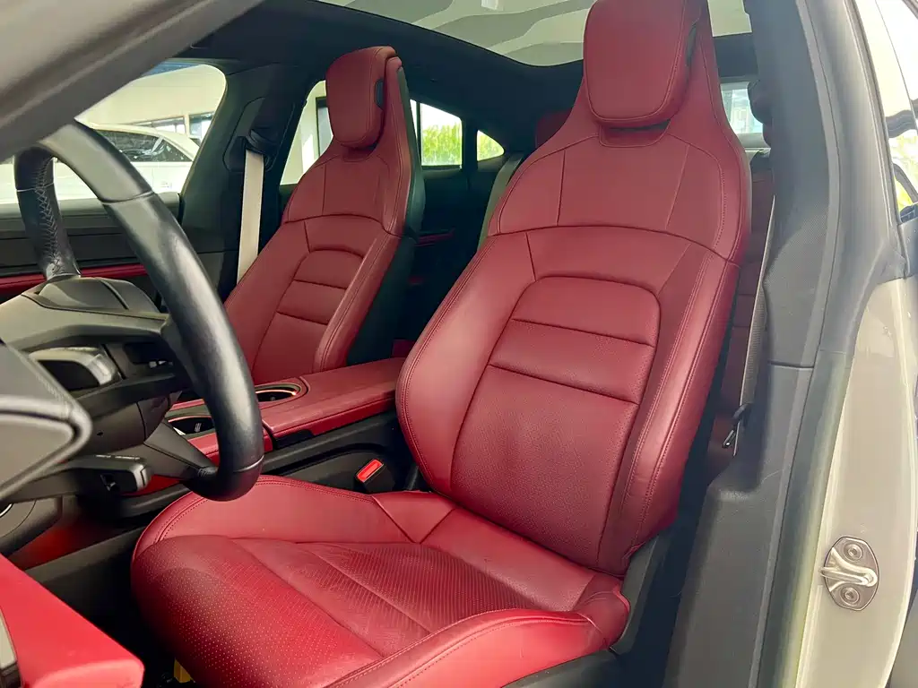 Porsche Taycan — миниатюра 11