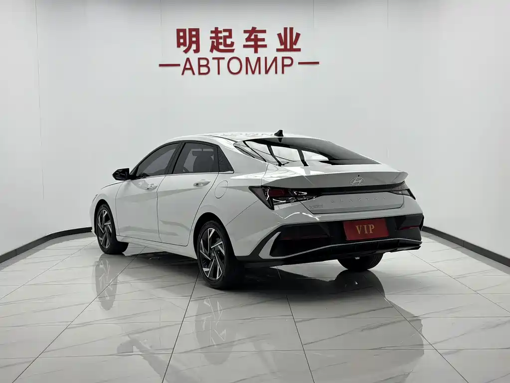 Hyundai Elantra — миниатюра 7