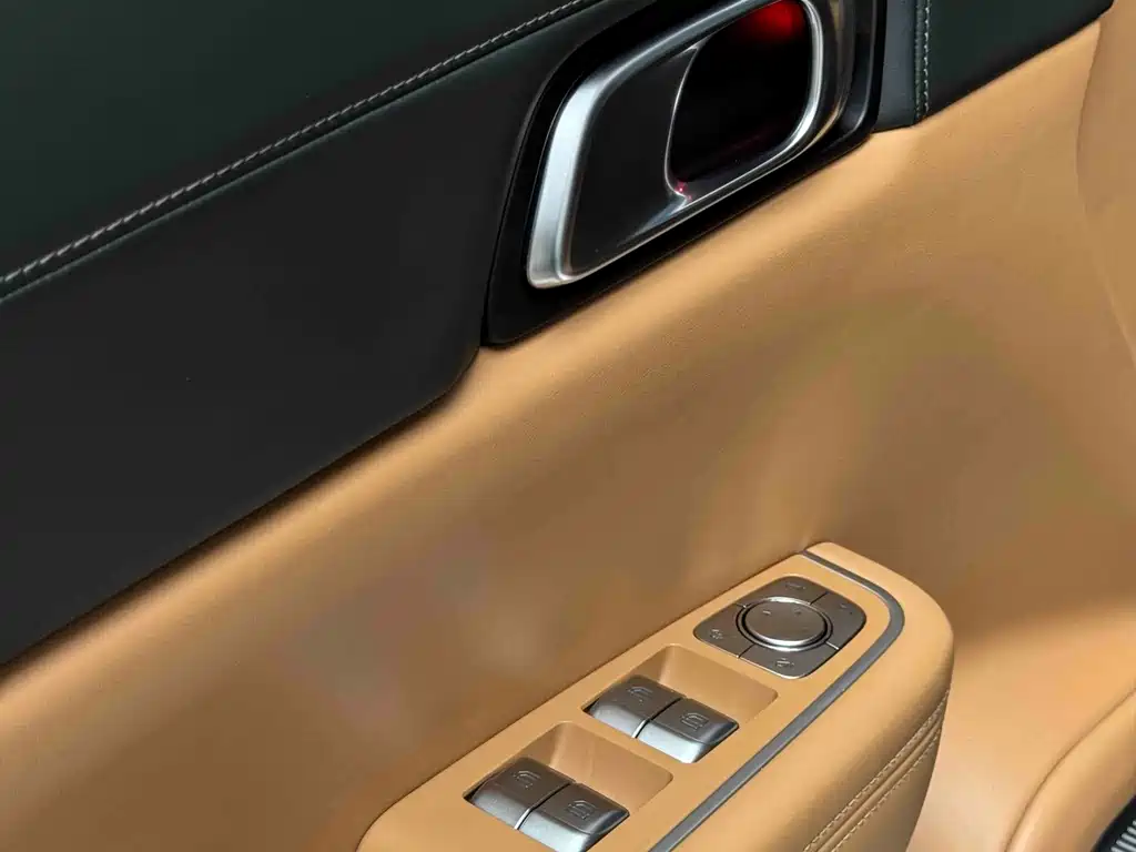 Li Auto Li ONE — миниатюра 8