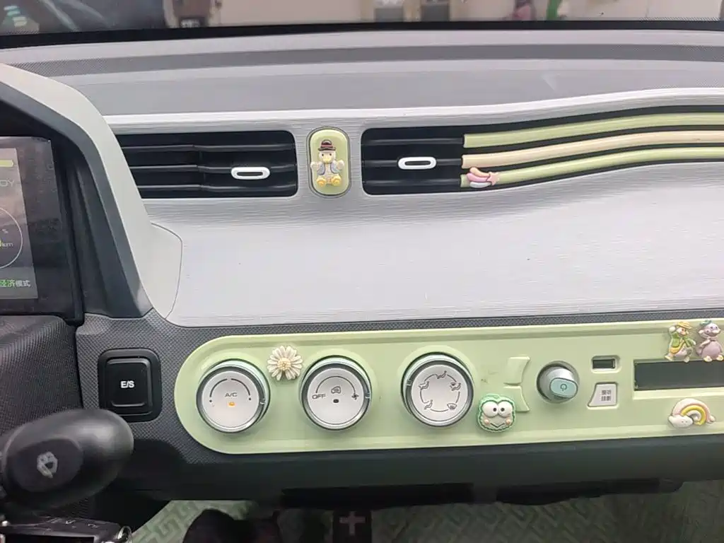 Wuling MINIEV — миниатюра 13