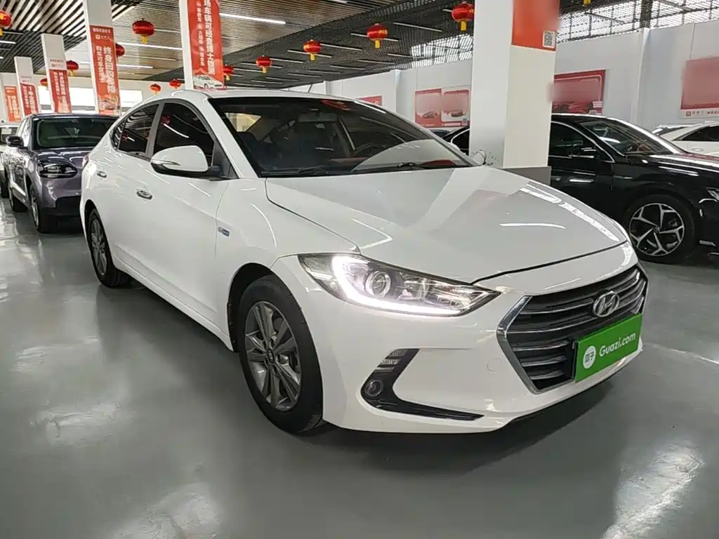 Hyundai Elantra — миниатюра 4