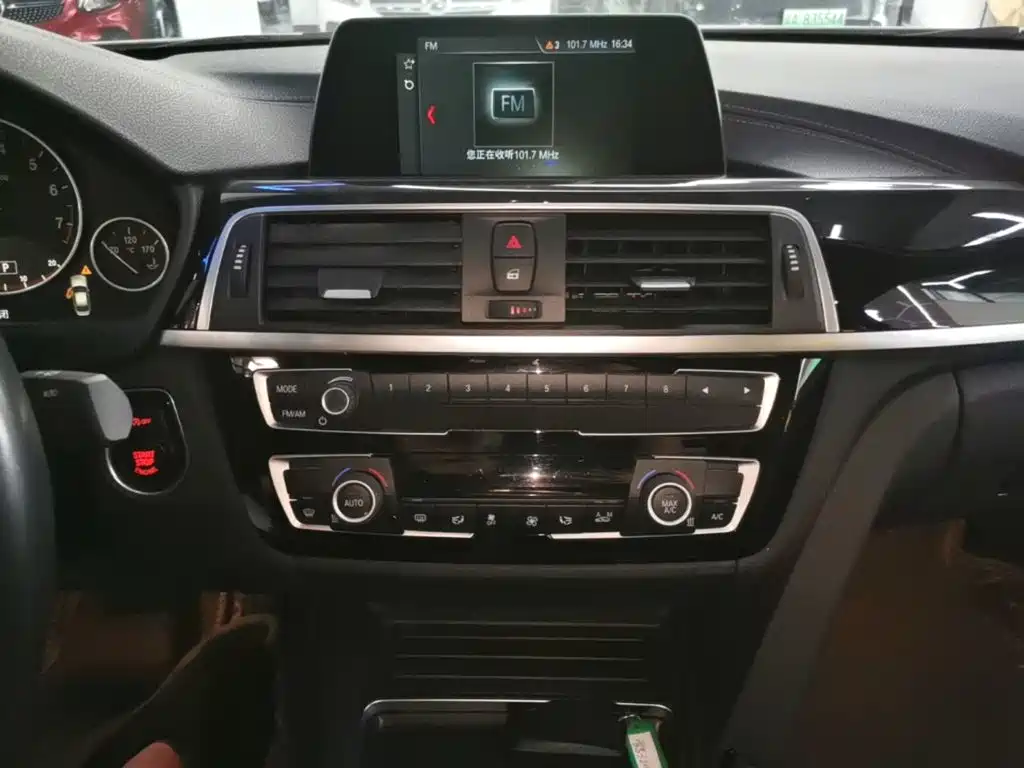 BMW 3 Series — миниатюра 13
