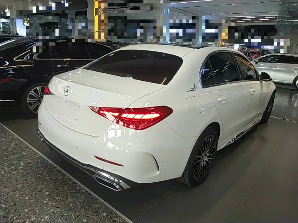 Mercedes-Benz C-Class — миниатюра 7