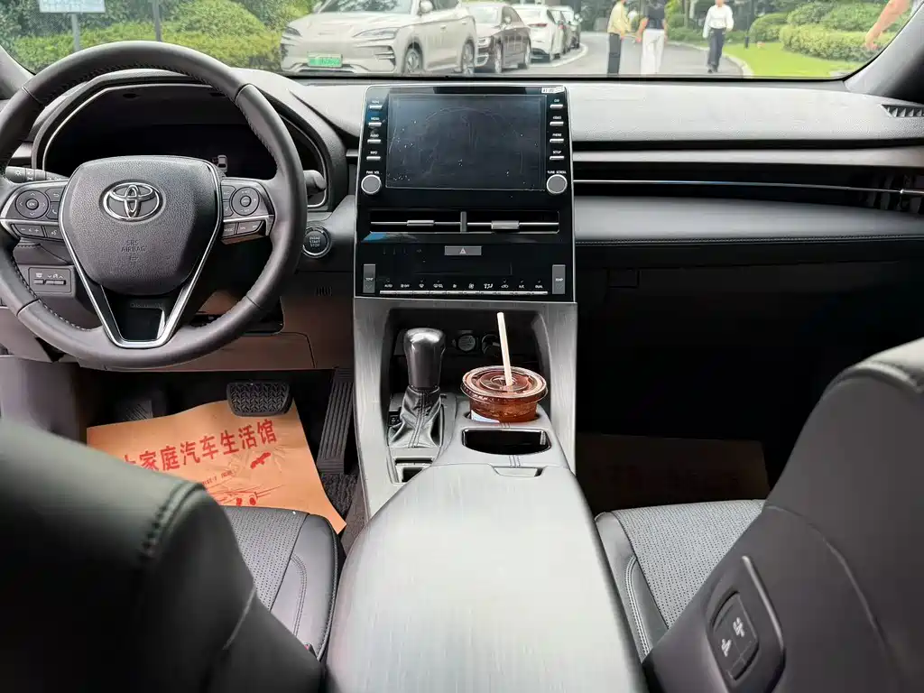 Toyota Avalon — миниатюра 9