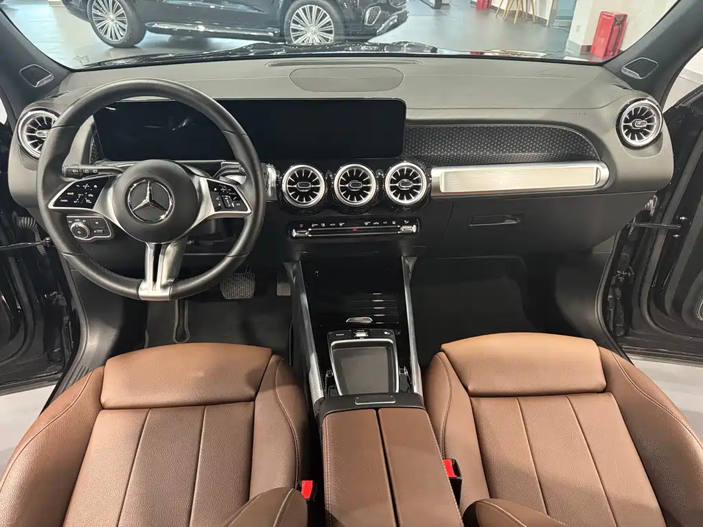 Mercedes-Benz EQB — миниатюра 10