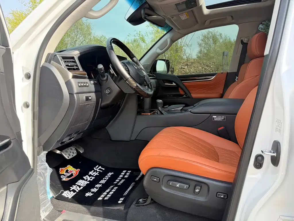 Lexus LX — миниатюра 9