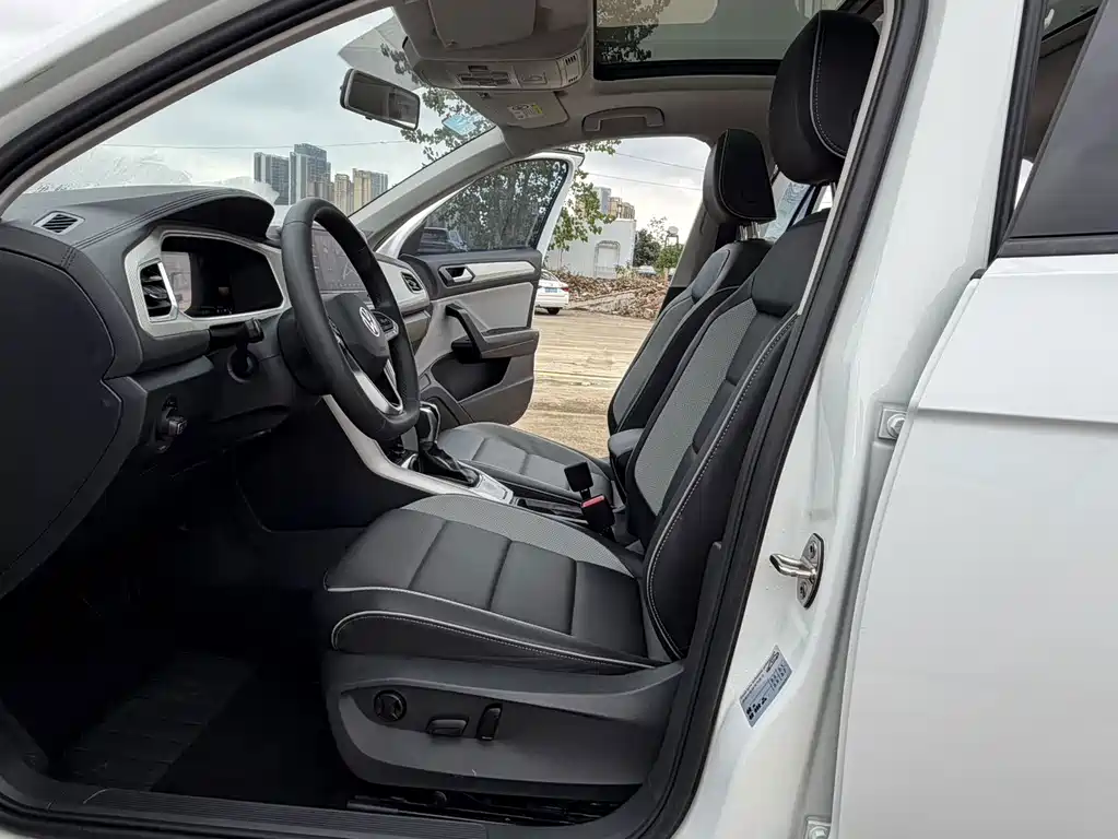 Volkswagen T-Roc — миниатюра 6