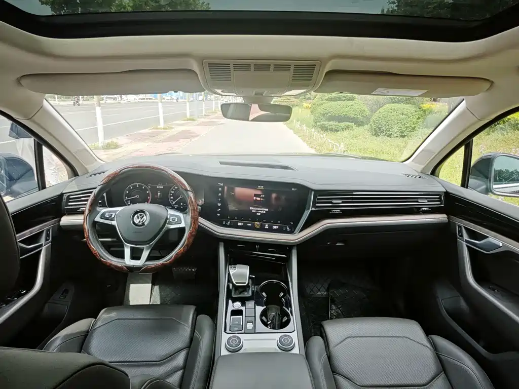 Volkswagen Touareg — миниатюра 4