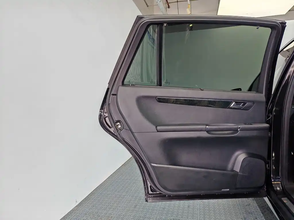 Mercedes-Benz R-Class — миниатюра 14
