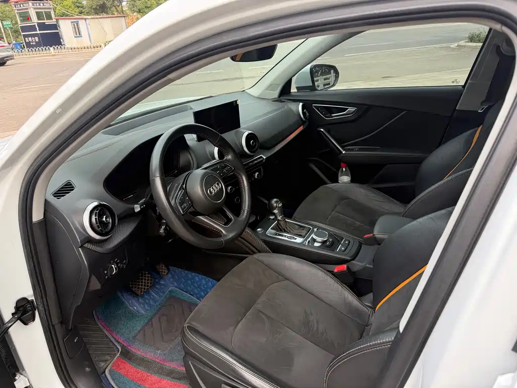 Audi Q2L e-tron — миниатюра 10