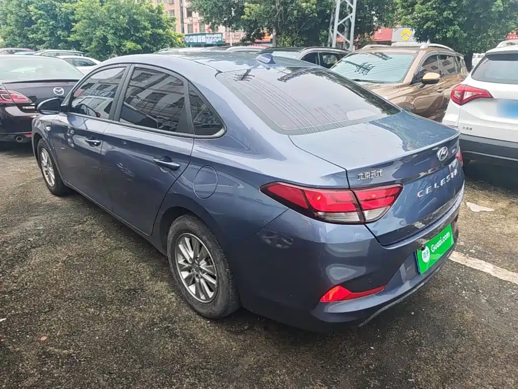 Hyundai Elantra — миниатюра 5