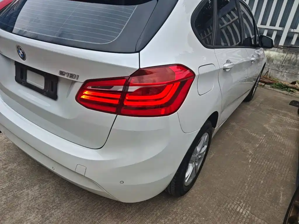 BMW 2 Series Active Tourer — миниатюра 8