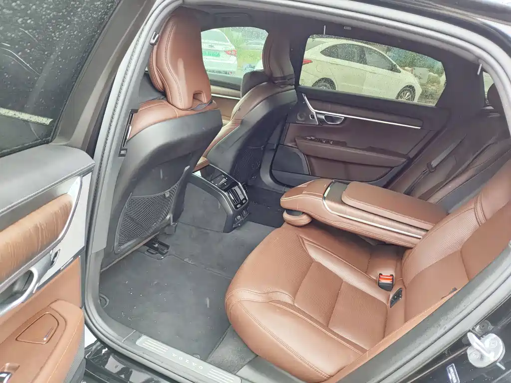 Volvo S90 — миниатюра 4