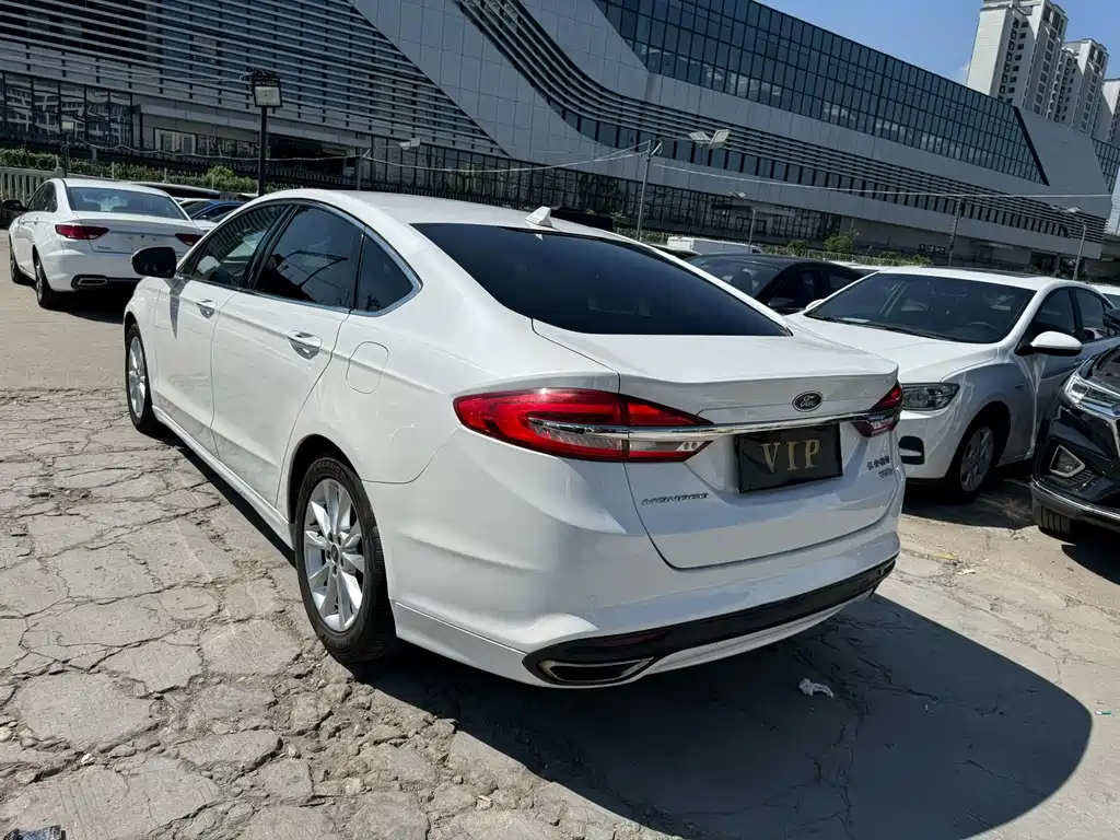 Ford Mondeo — миниатюра 8