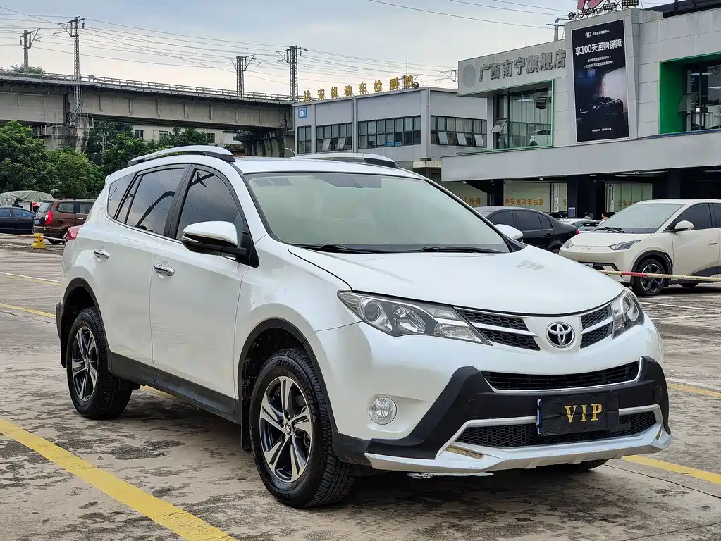 Toyota RAV4 — миниатюра 3