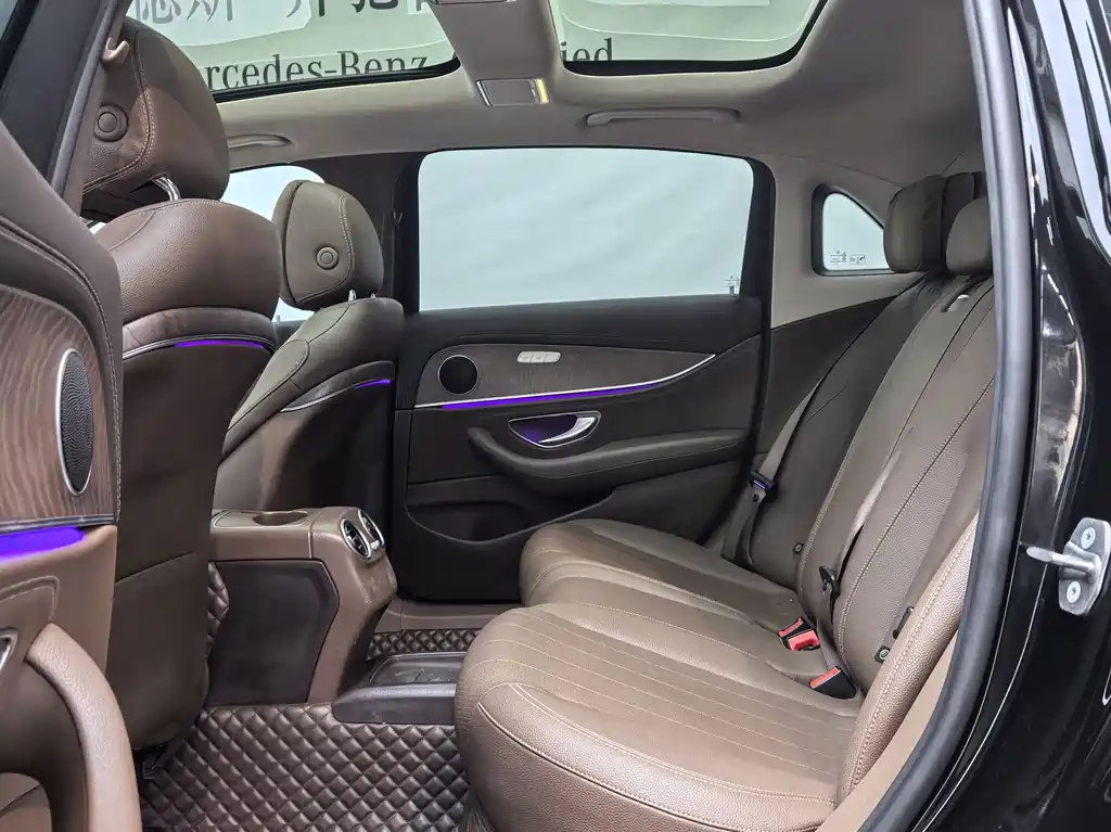 Mercedes-Benz E-Class — миниатюра 7