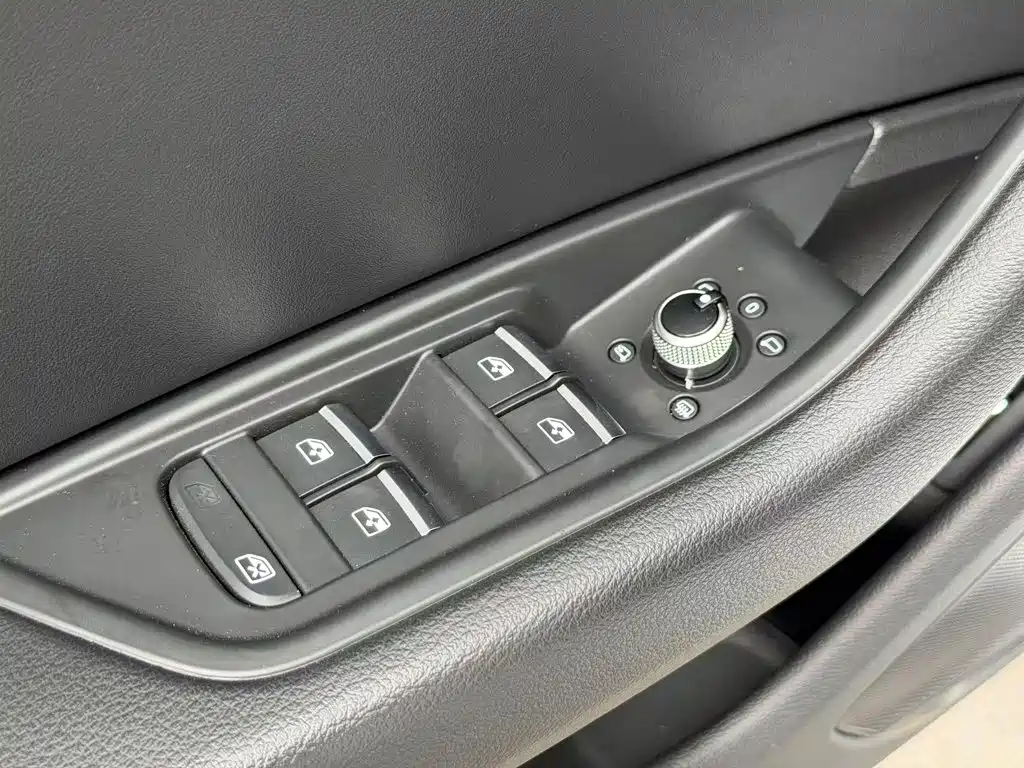 Audi A4L — миниатюра 17