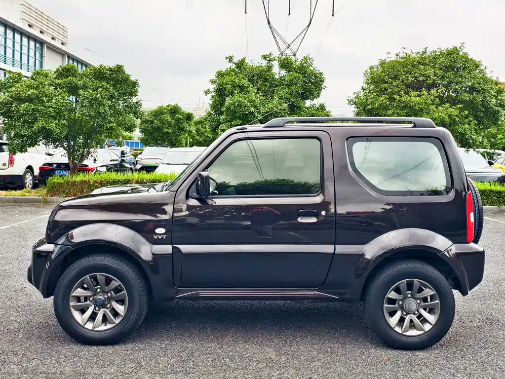 Suzuki Jimny — миниатюра 8