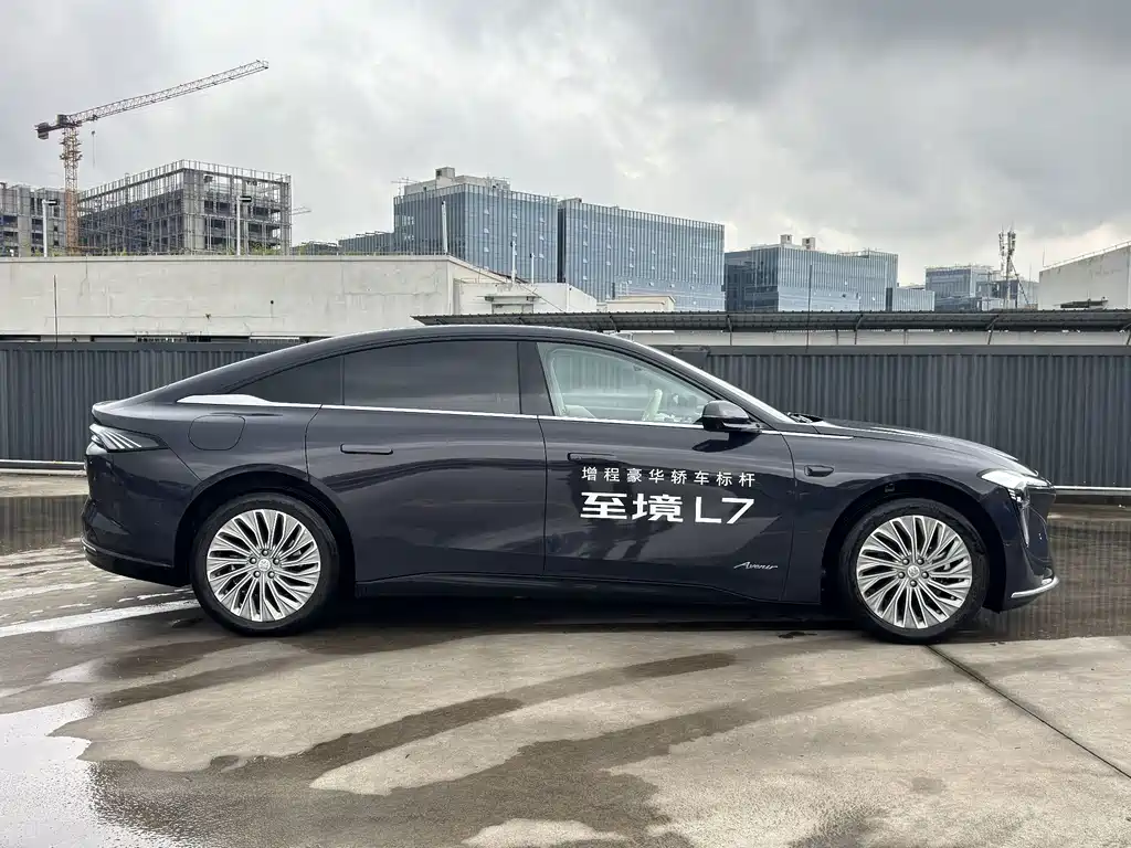 Buick Electra L7 — миниатюра 4
