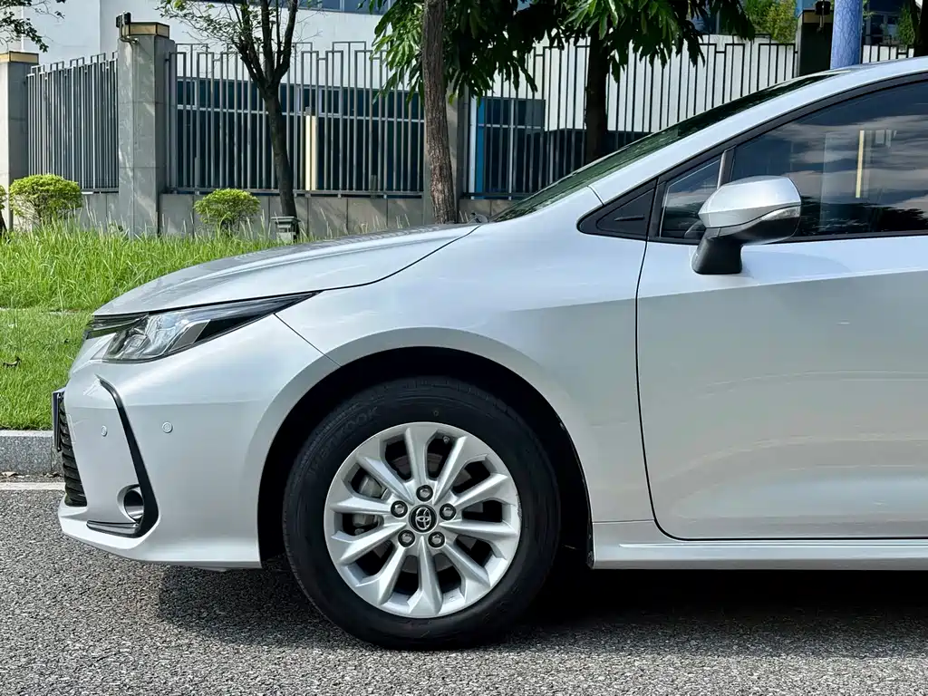 Toyota Corolla — миниатюра 13