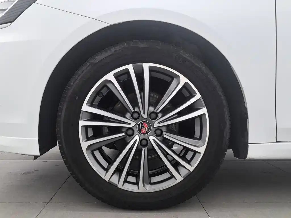 Roewe i6 Classic — миниатюра 17