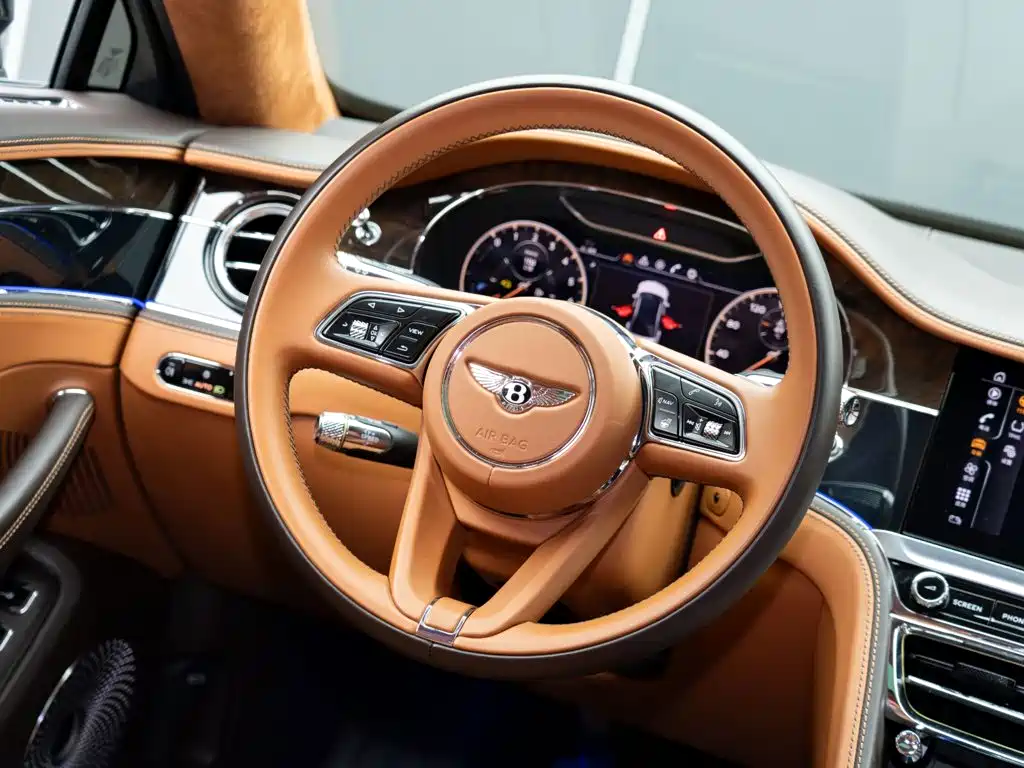 Bentley Flying Spur PHEV — миниатюра 19