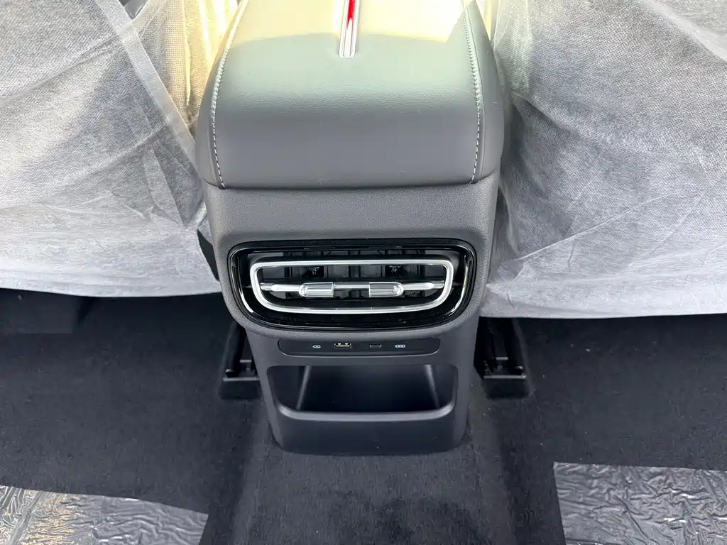 Hongqi Hongqi H5 — миниатюра 15