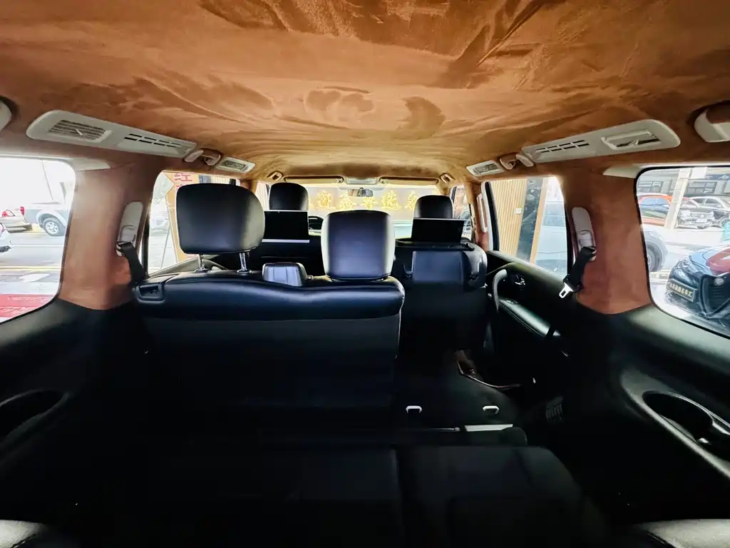 Nissan Patrol — миниатюра 16