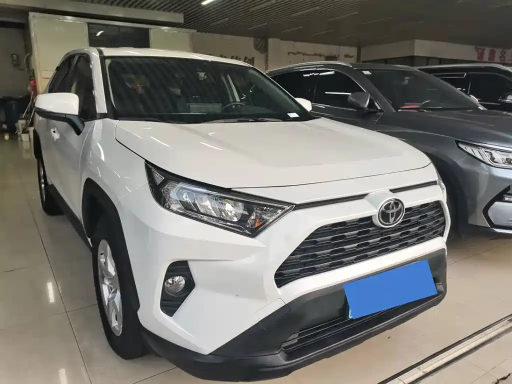 Toyota RAV4 — миниатюра 3