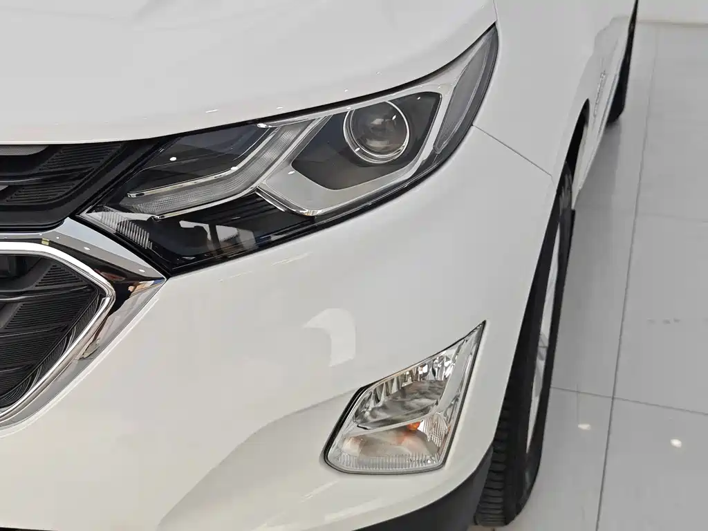 Chevrolet Equinox — миниатюра 12