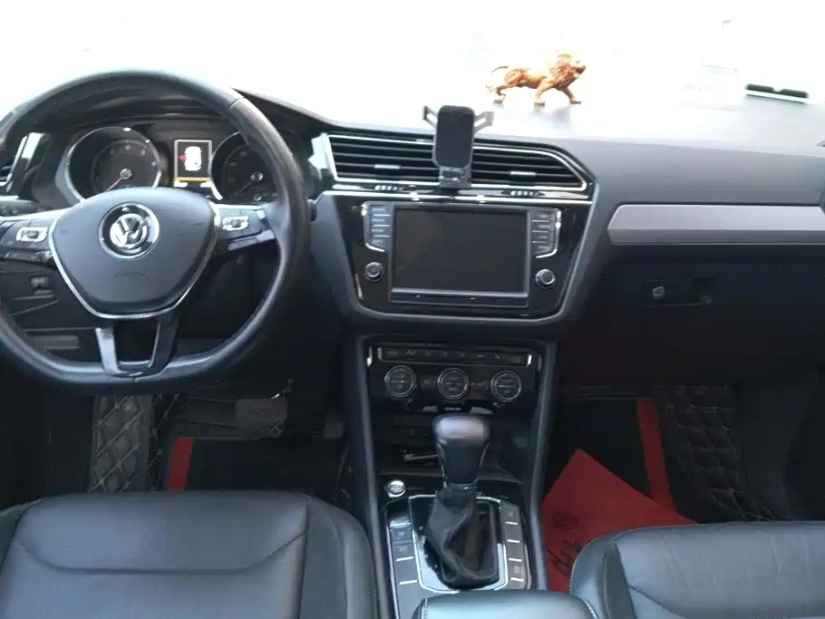 Volkswagen Tiguan L — миниатюра 12
