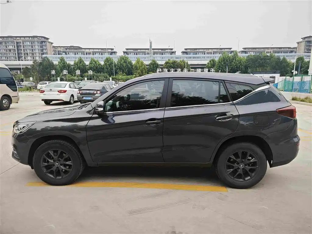 BYD Song — миниатюра 2