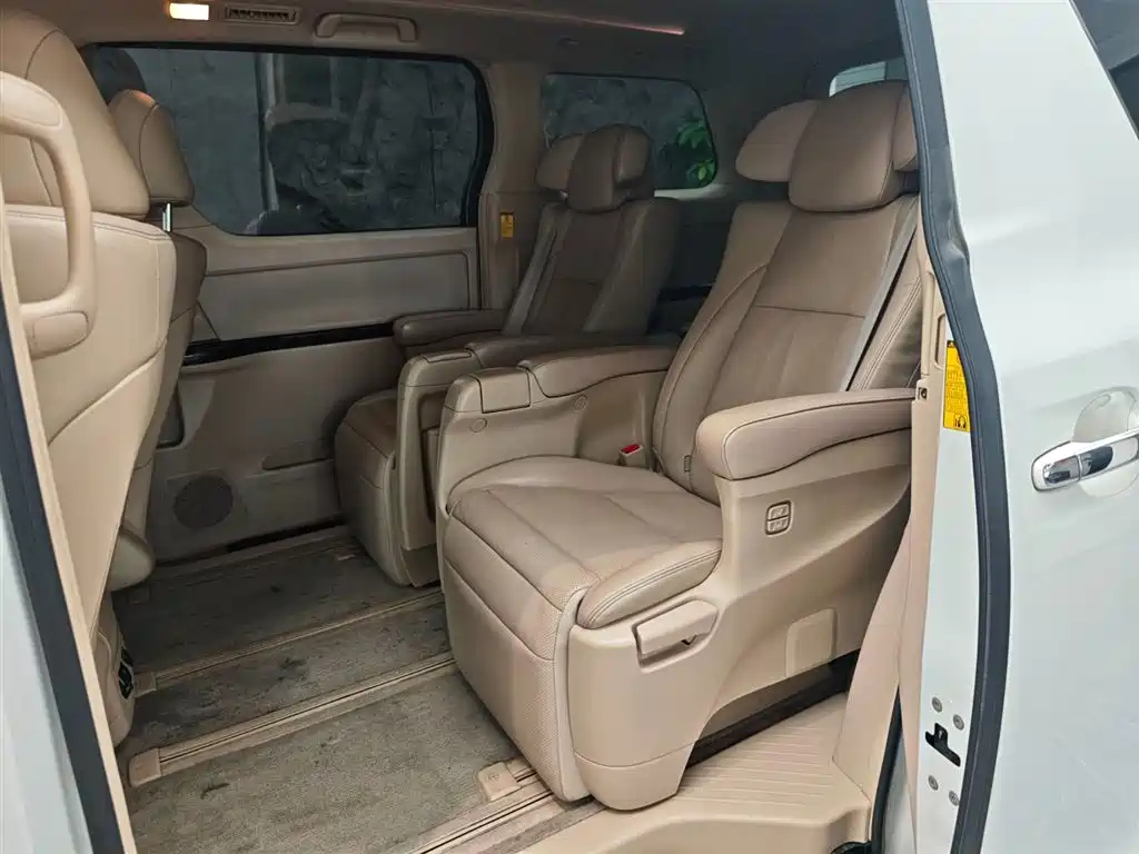 Toyota Alphard 2012 3.5L Luxury
