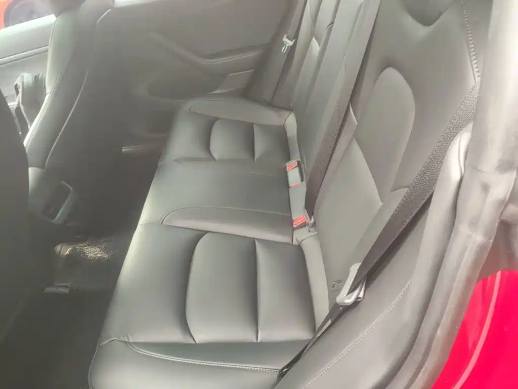 Tesla Model 3 — миниатюра 17