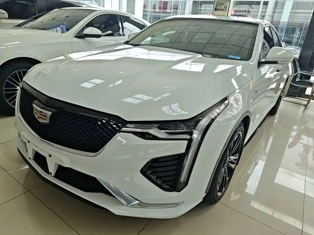 Cadillac CT4 2022 28T