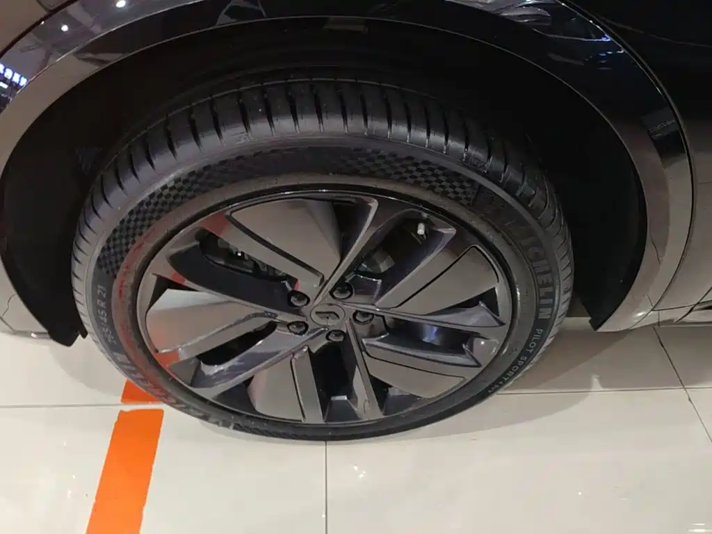 Li Auto Li L9 — миниатюра 23