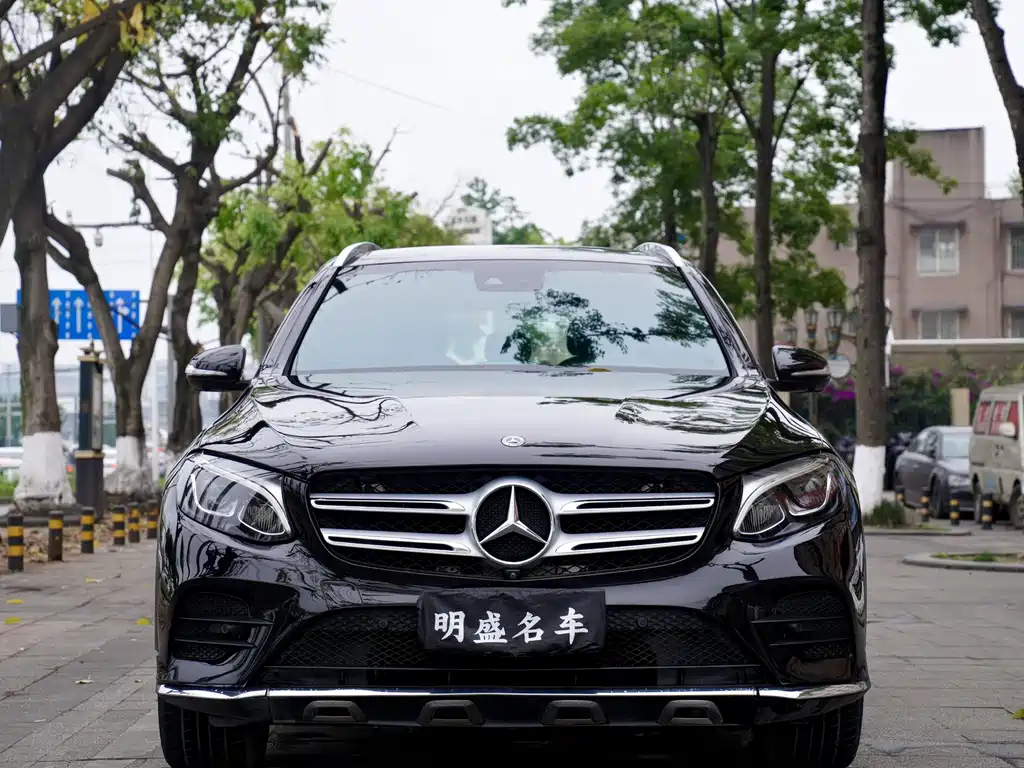 Купить Mercedes-Benz GLC
