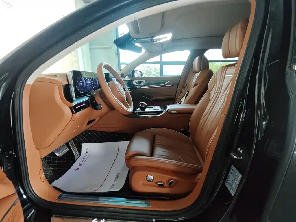 Hongqi H9 2025 2.0T Luxury 5 мест