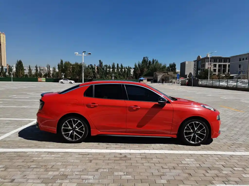 Lynk & Co 03 — миниатюра 6