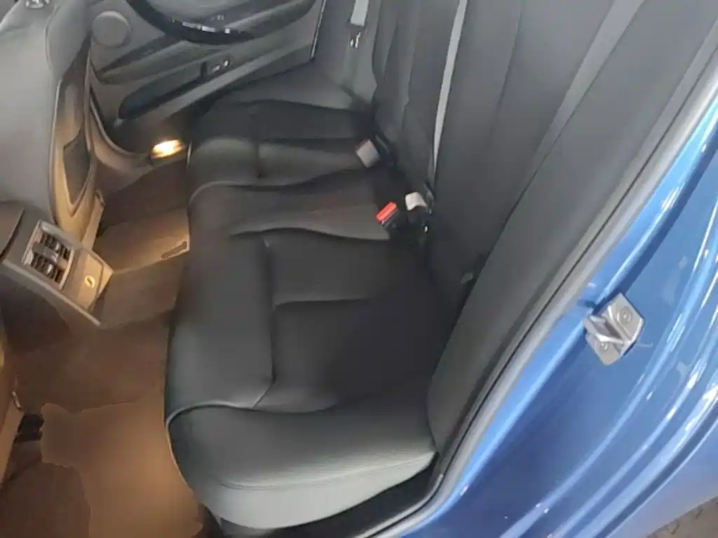 BMW 3 Series — миниатюра 17