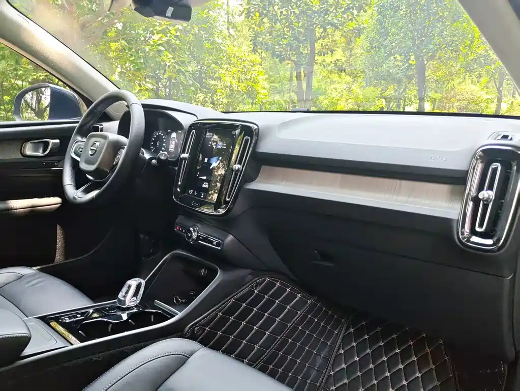 Volvo XC40 — миниатюра 13