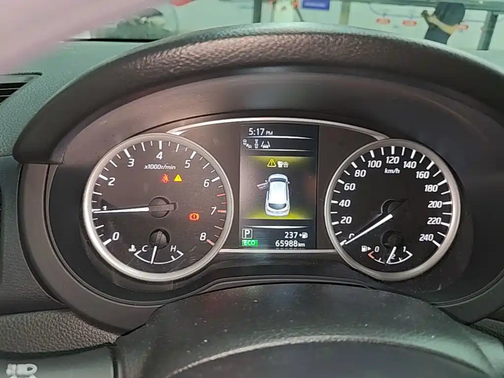 Nissan Tiida — миниатюра 12