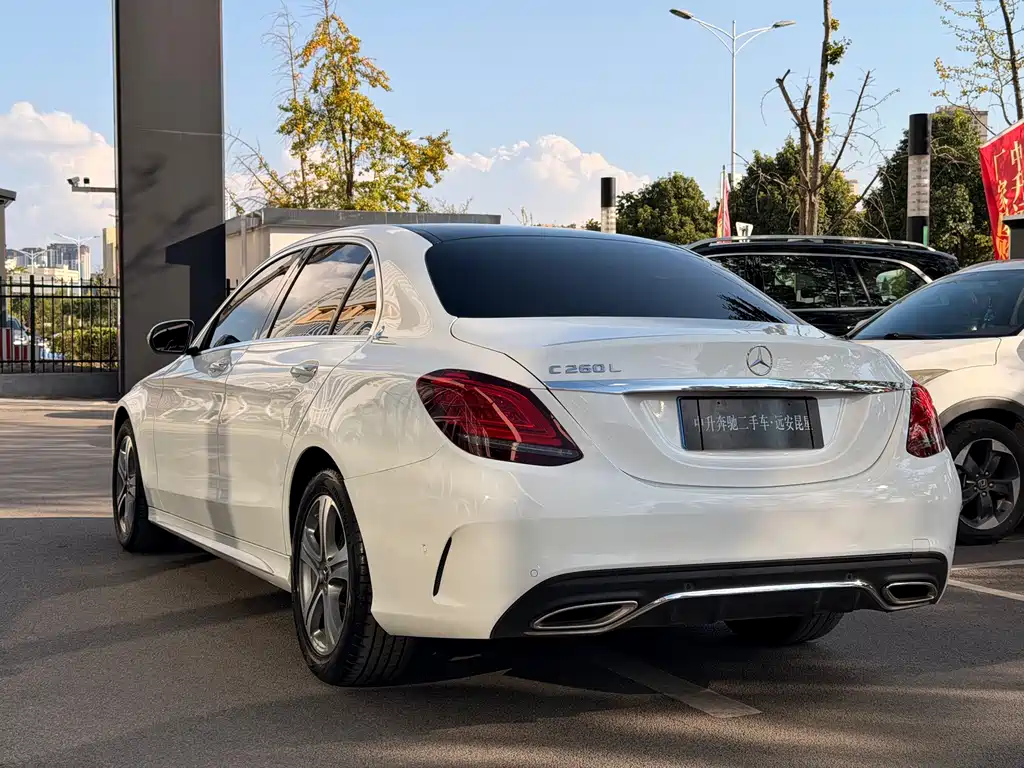 Mercedes-Benz C-Class — миниатюра 10