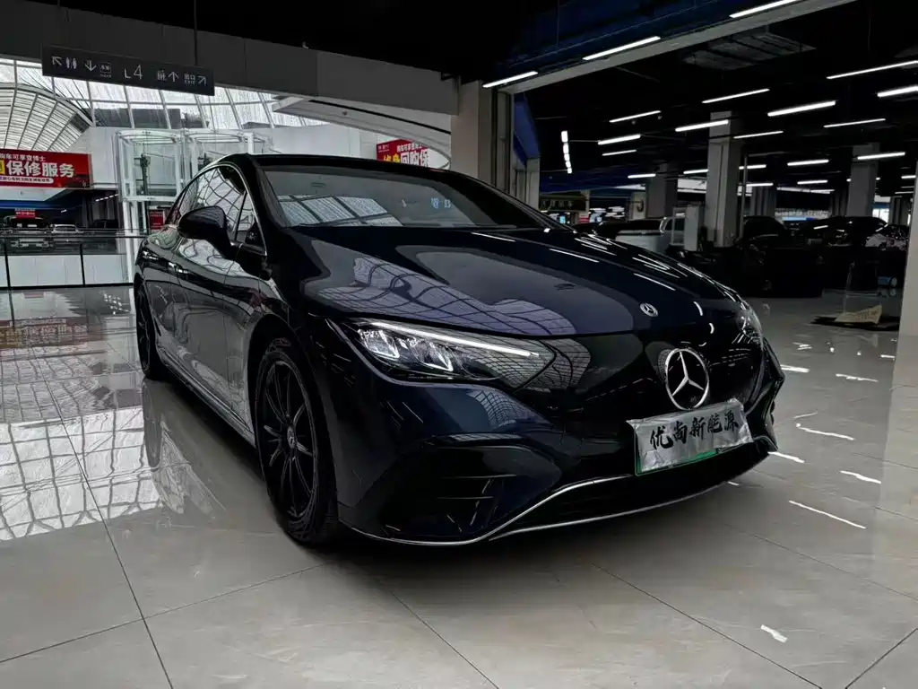 MERCEDES-BENZ EQE