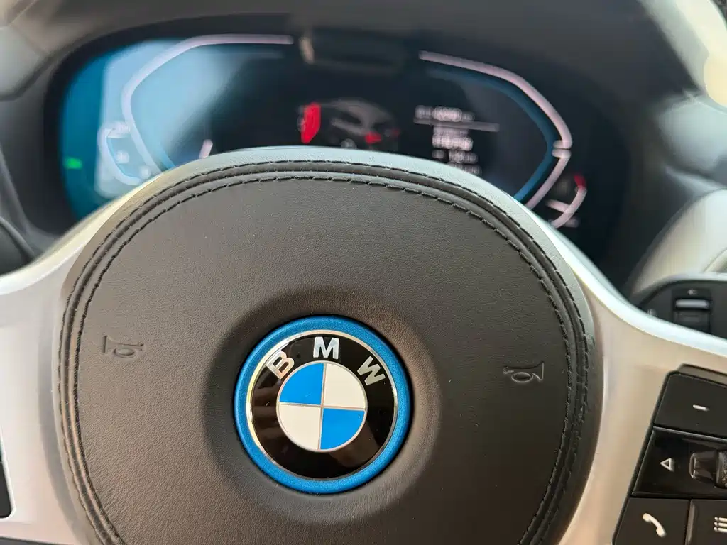 BMW iX3 — миниатюра 5