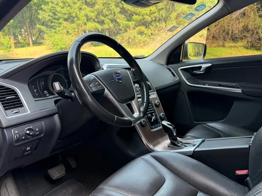 Volvo XC60 — миниатюра 6