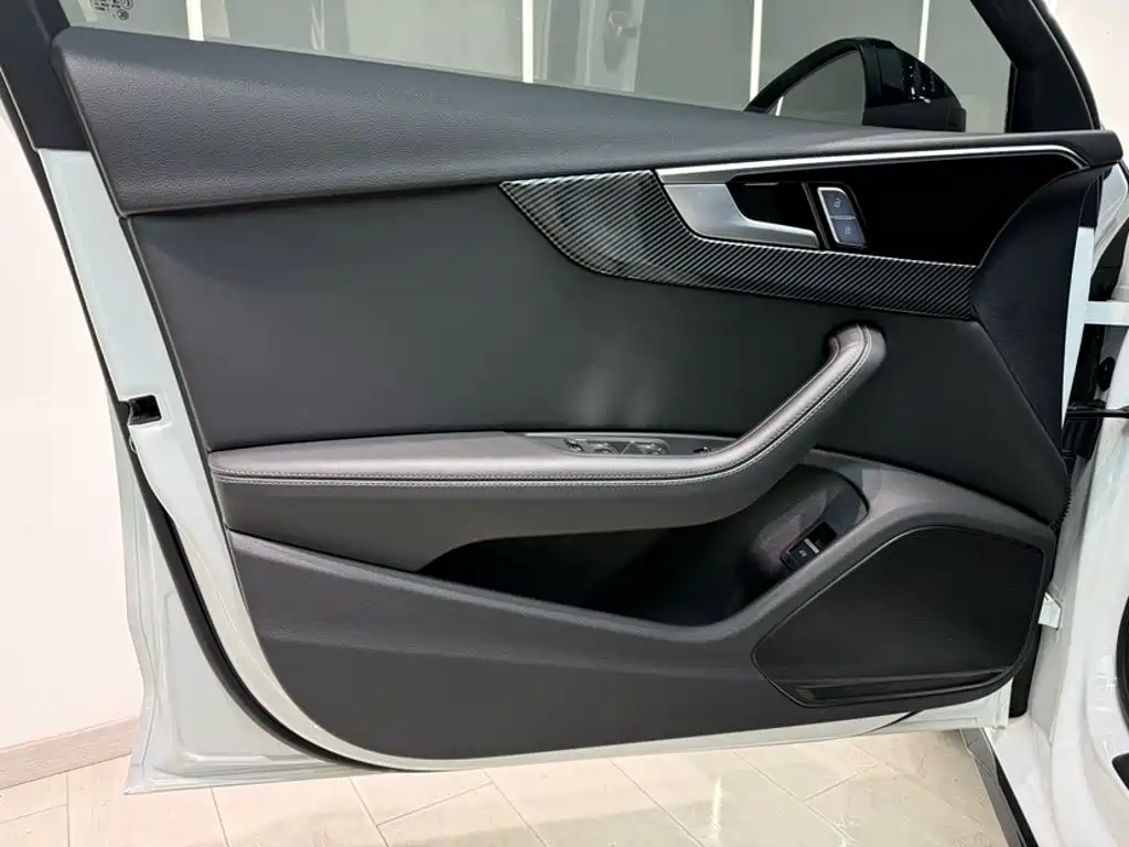 Audi A4L — миниатюра 5