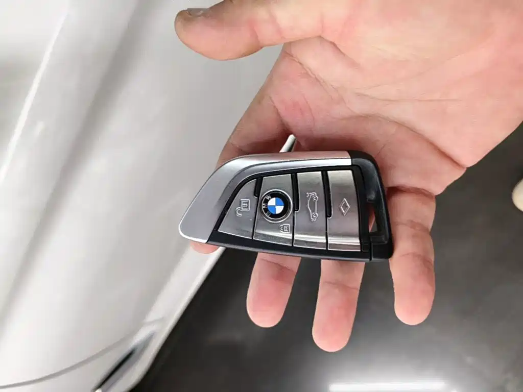 BMW 5 Series — миниатюра 9